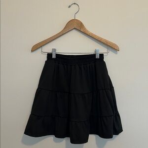Michelle Mae Black Tiered Skort‎